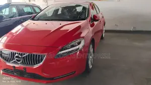 Volvo V40 2018 Red