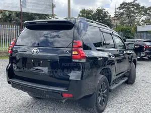 Toyota Land Cruiser Prado 2.8 2022 Black