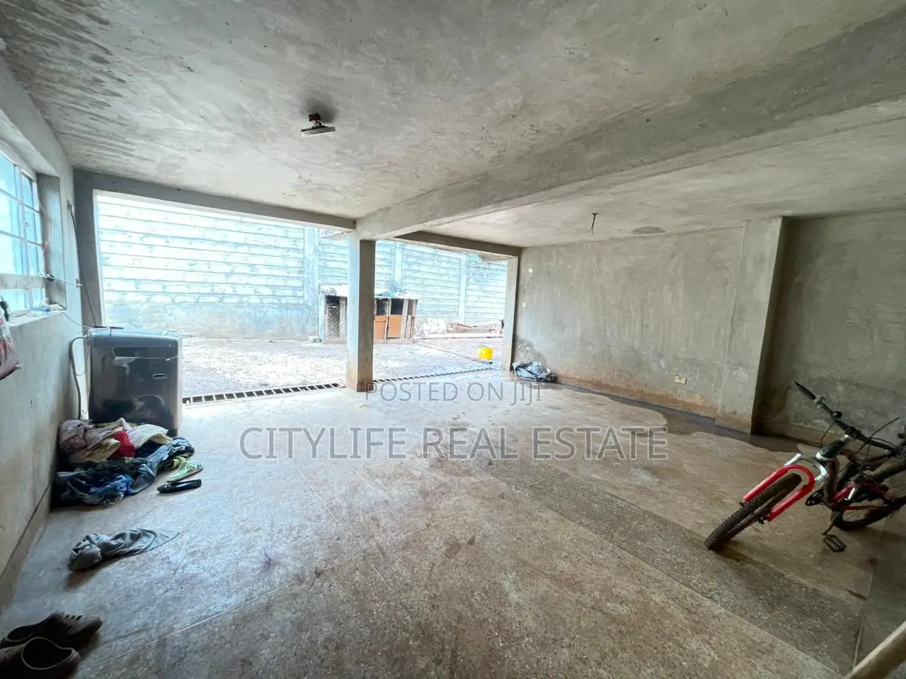 8bdrm Villa in Ndenderu, Kagondo for sale