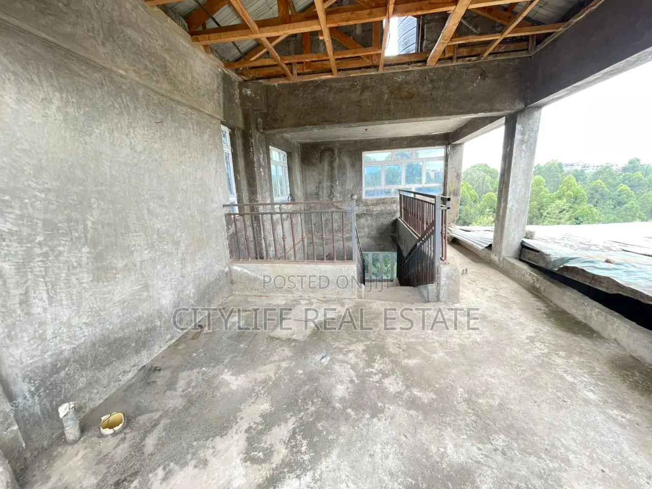8bdrm Villa in Ndenderu, Kagondo for sale