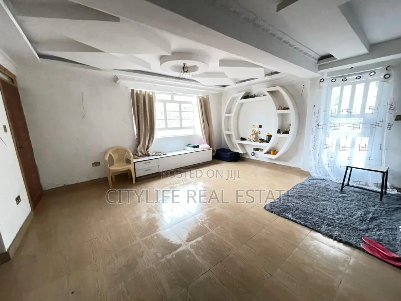 8bdrm Villa in Ndenderu, Kagondo for sale