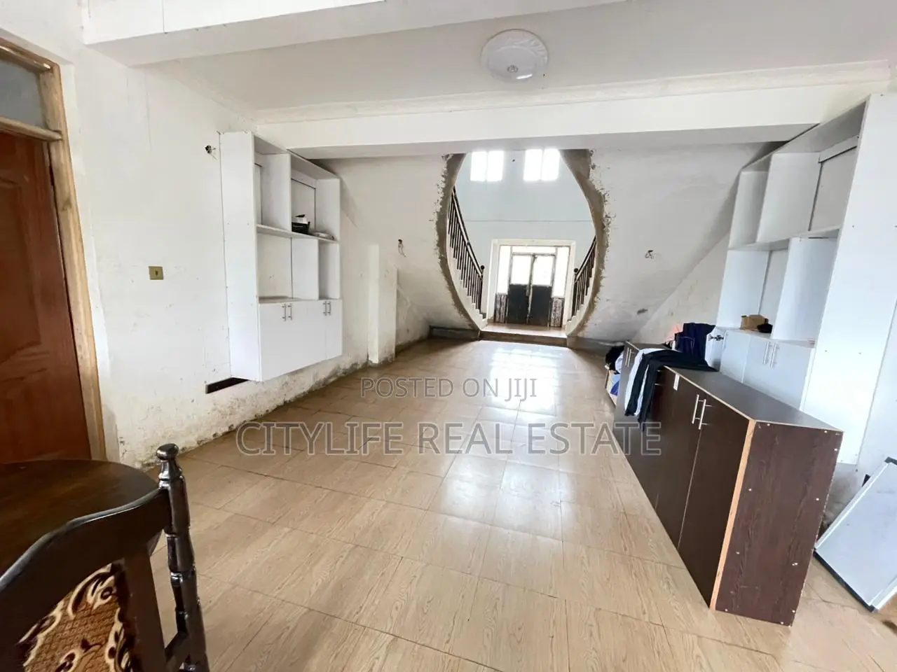 8bdrm Villa in Ndenderu, Kagondo for sale