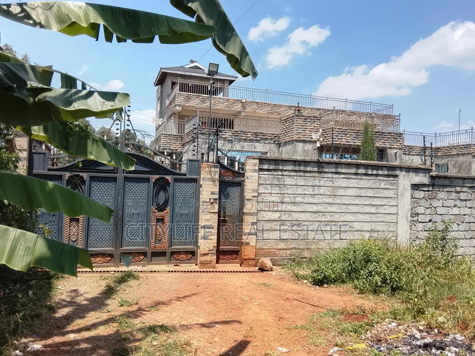 8bdrm Villa in Ndenderu, Kagondo for sale