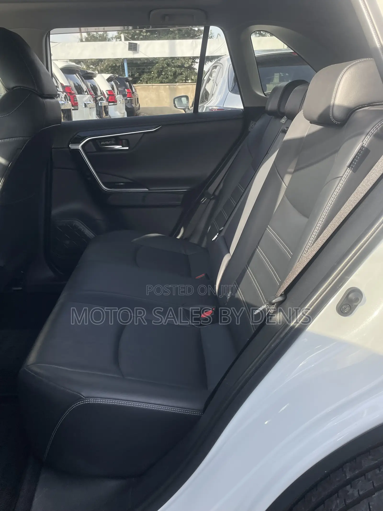 Toyota RAV4 Adventure AWD 2020 White