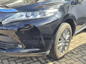 Toyota Harrier 2.0 2019