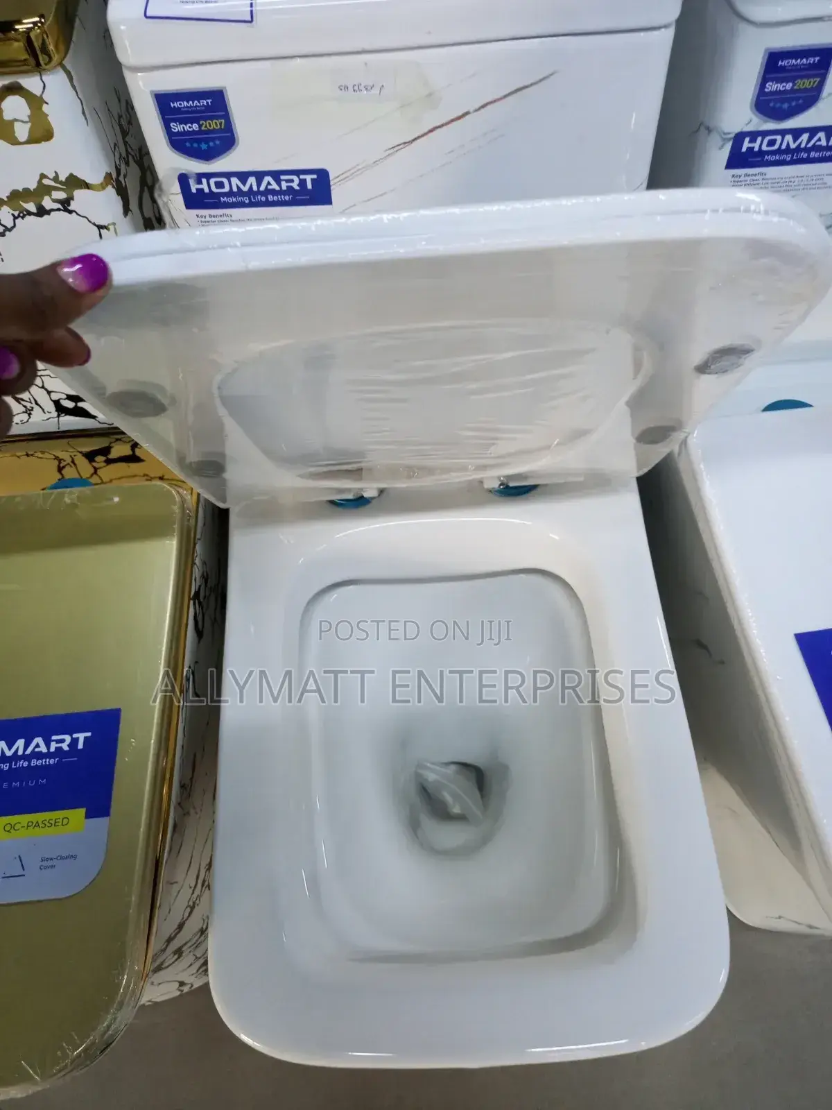 One Body White Flowered Toilet
