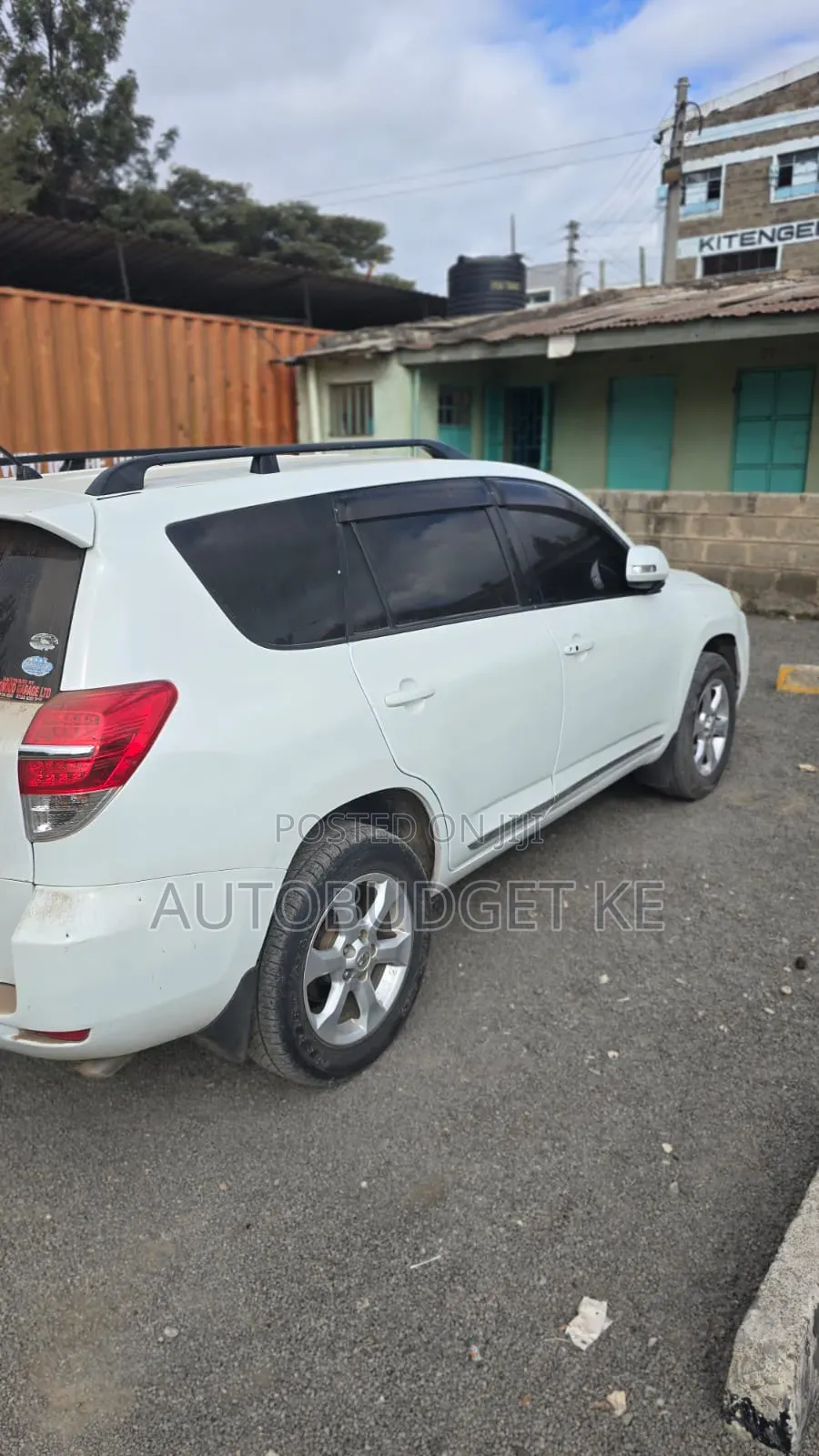 Toyota Vanguard 2010 White