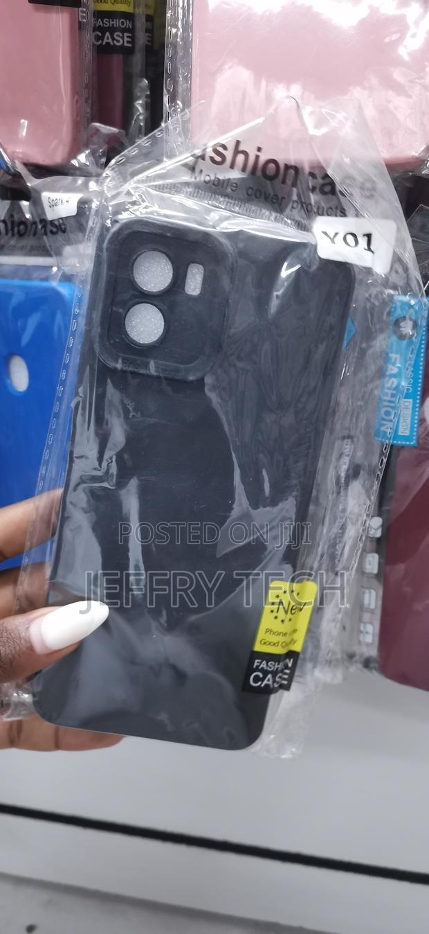 Motorola G06 Generic Silicone Phone Case - thumbnail 2