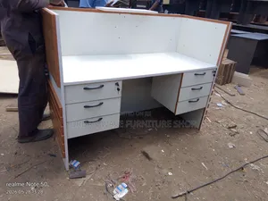 Best Quality Welcoming Desk