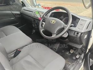 Toyota HiAce 2013 White