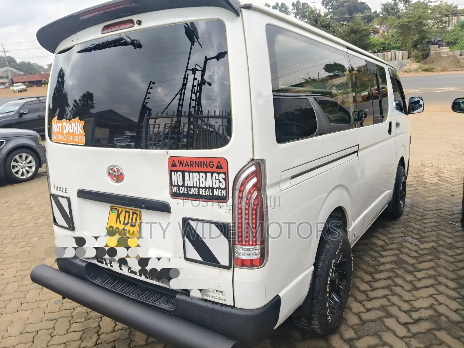 Toyota HiAce 2013 White