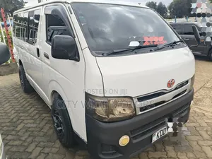 Toyota HiAce 2013 White