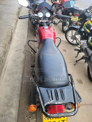 TVS HLX 125 2025 Red