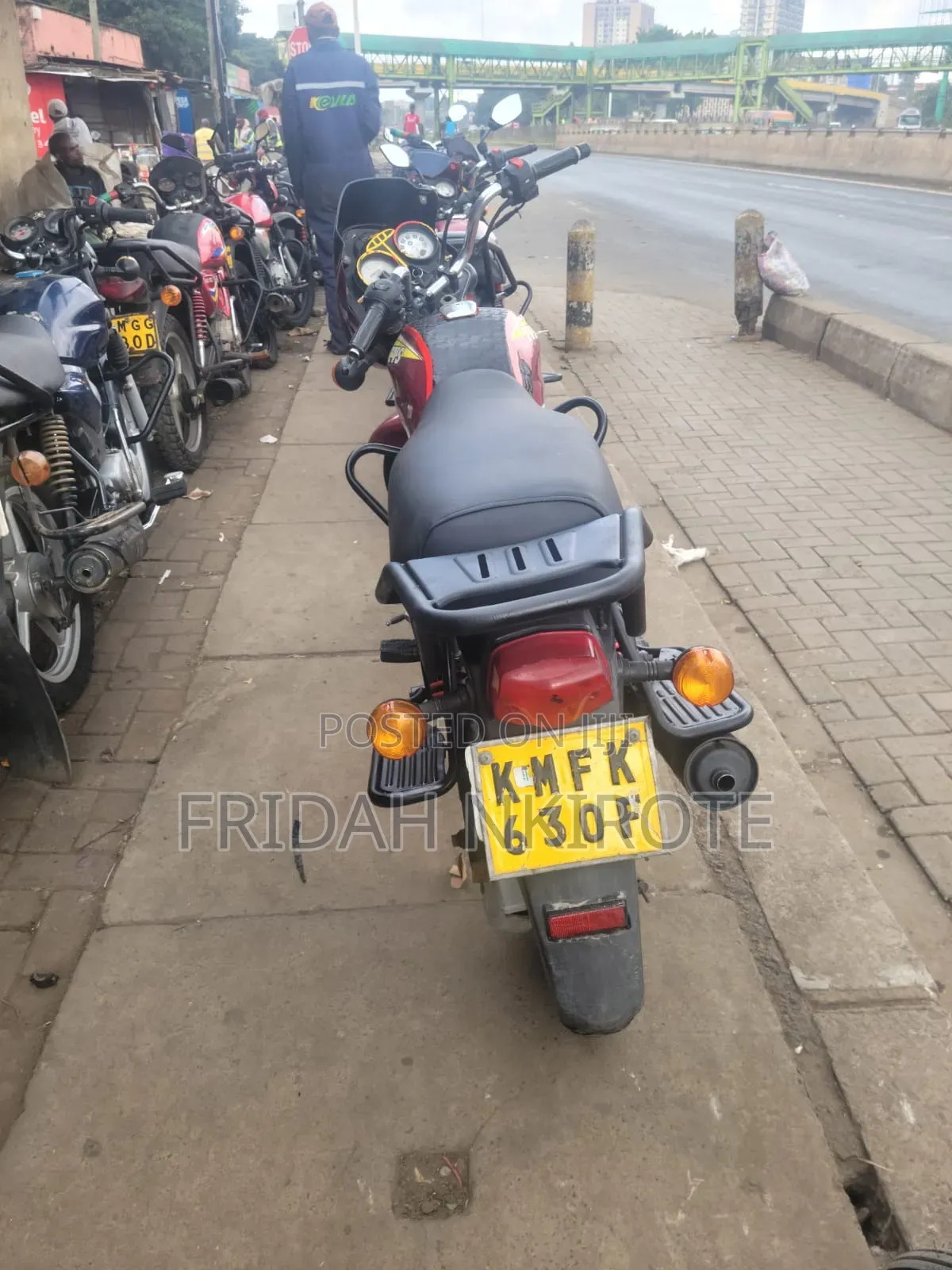 TVS HLX Plus ES 2024 Red
