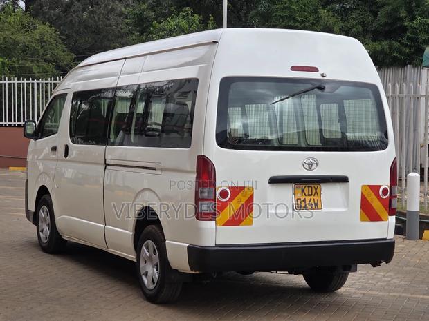 Toyota HiAce 2019 White - thumbnail 5