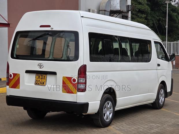Toyota HiAce 2019 White - thumbnail 6