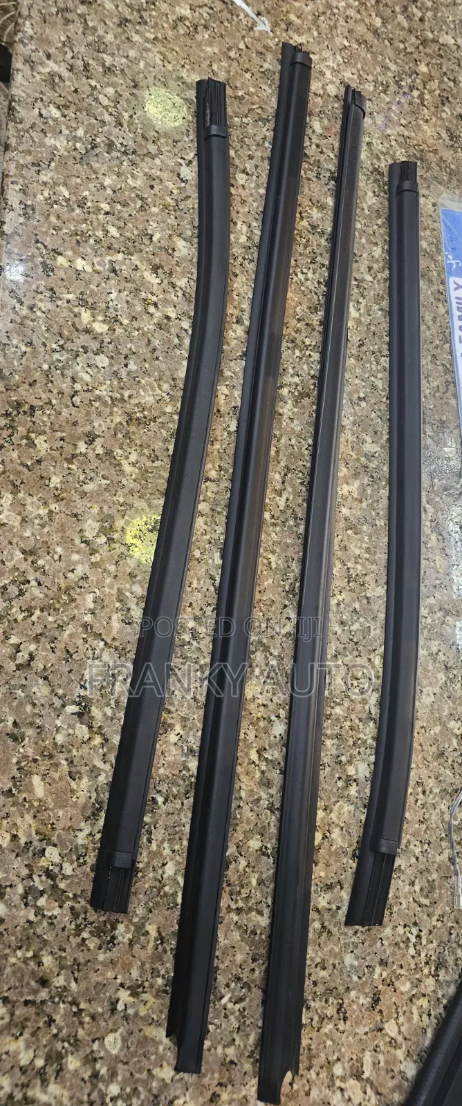 Weather Strip Isuzu Dmax 2018