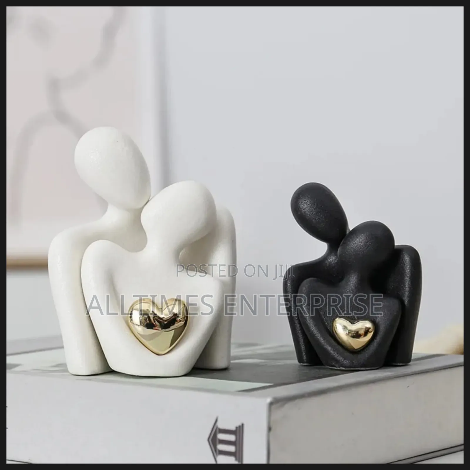 **Couples Hug Home Decor Abstract - Size: 6.5*8 Cm With Black White