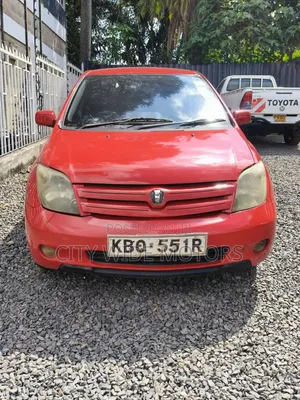 Toyota IST 2005 Red