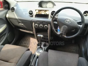 Toyota IST 2005 Red
