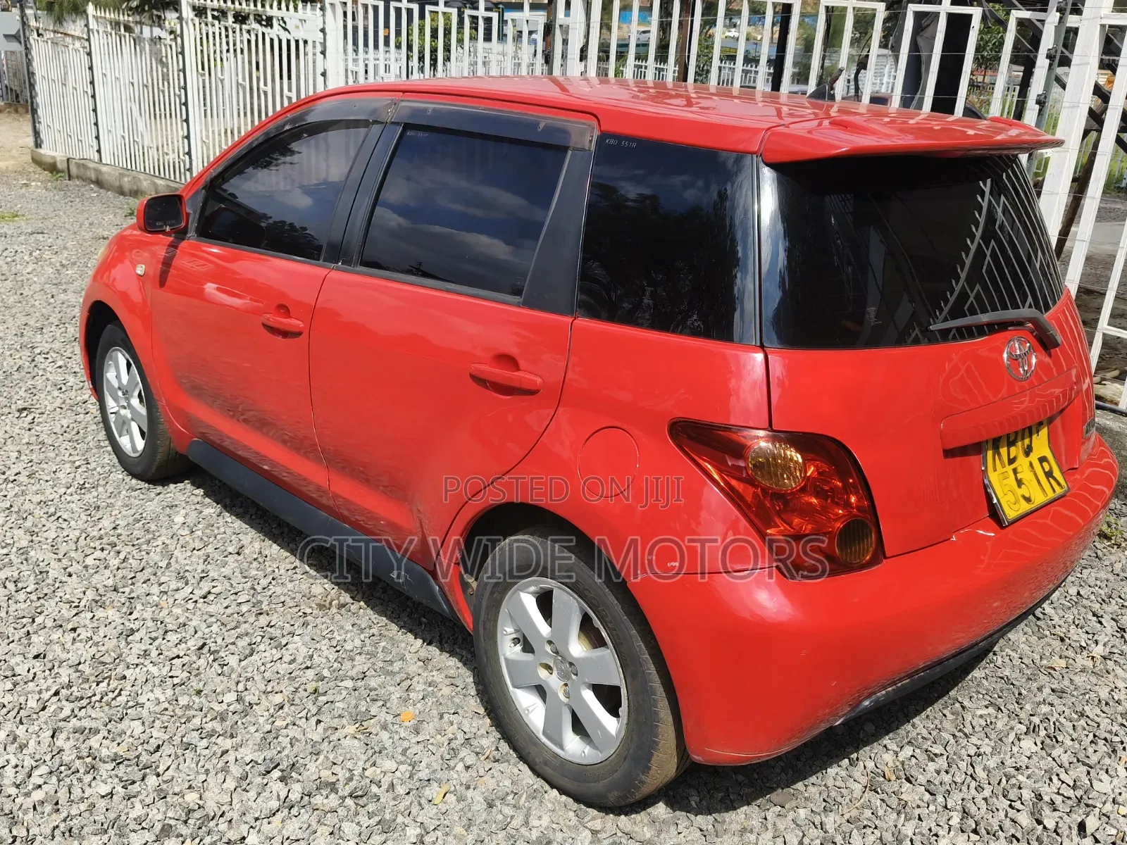 Toyota IST 2005 Red