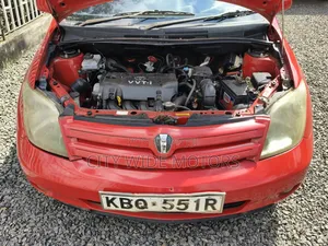 Toyota IST 2005 Red