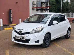 Toyota Vitz 1.0 FWD 5dr 2014 White