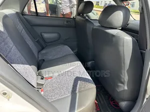 Toyota Corolla 2001 White