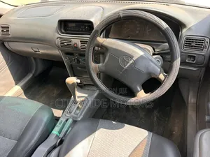 Toyota Corolla 2001 White
