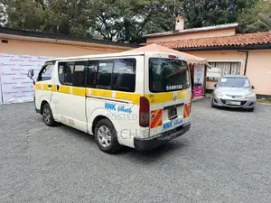 Toyota HiAce 2006 White