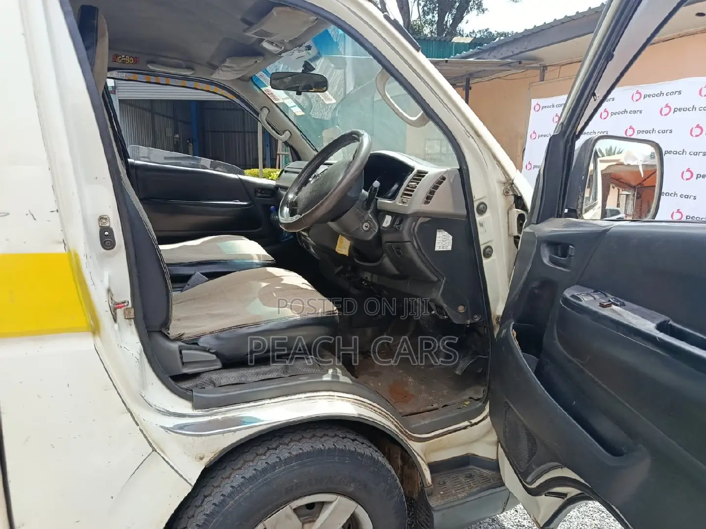 Toyota HiAce 2006 White