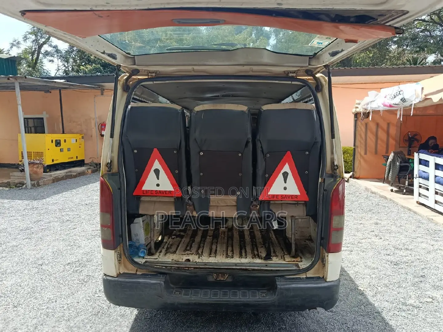 Toyota HiAce 2006 White