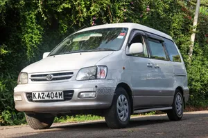 Toyota LiteAce Noah 2000 White