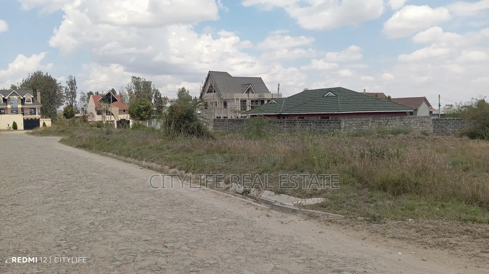 Kitengela Acacia 
40*80 Plot