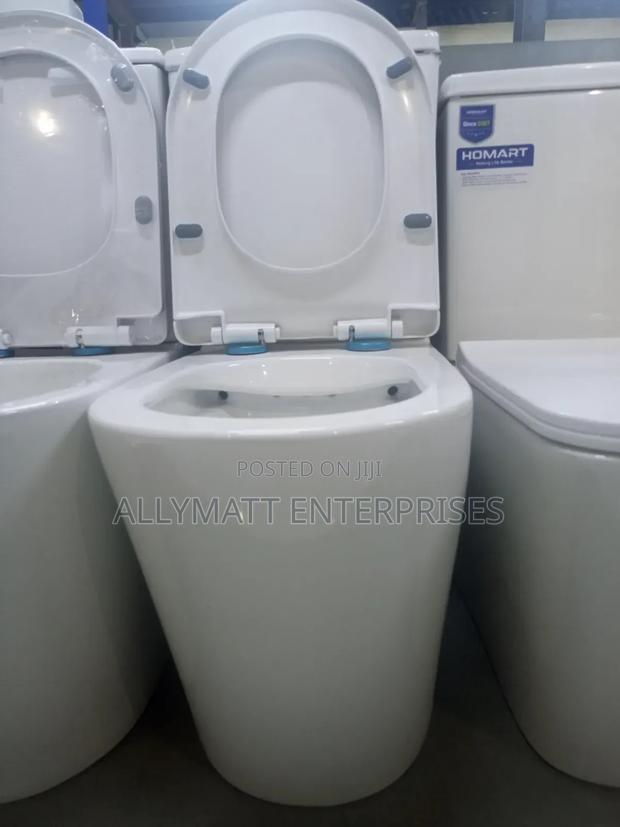 Two Pieces 104 Close Couple Toilets