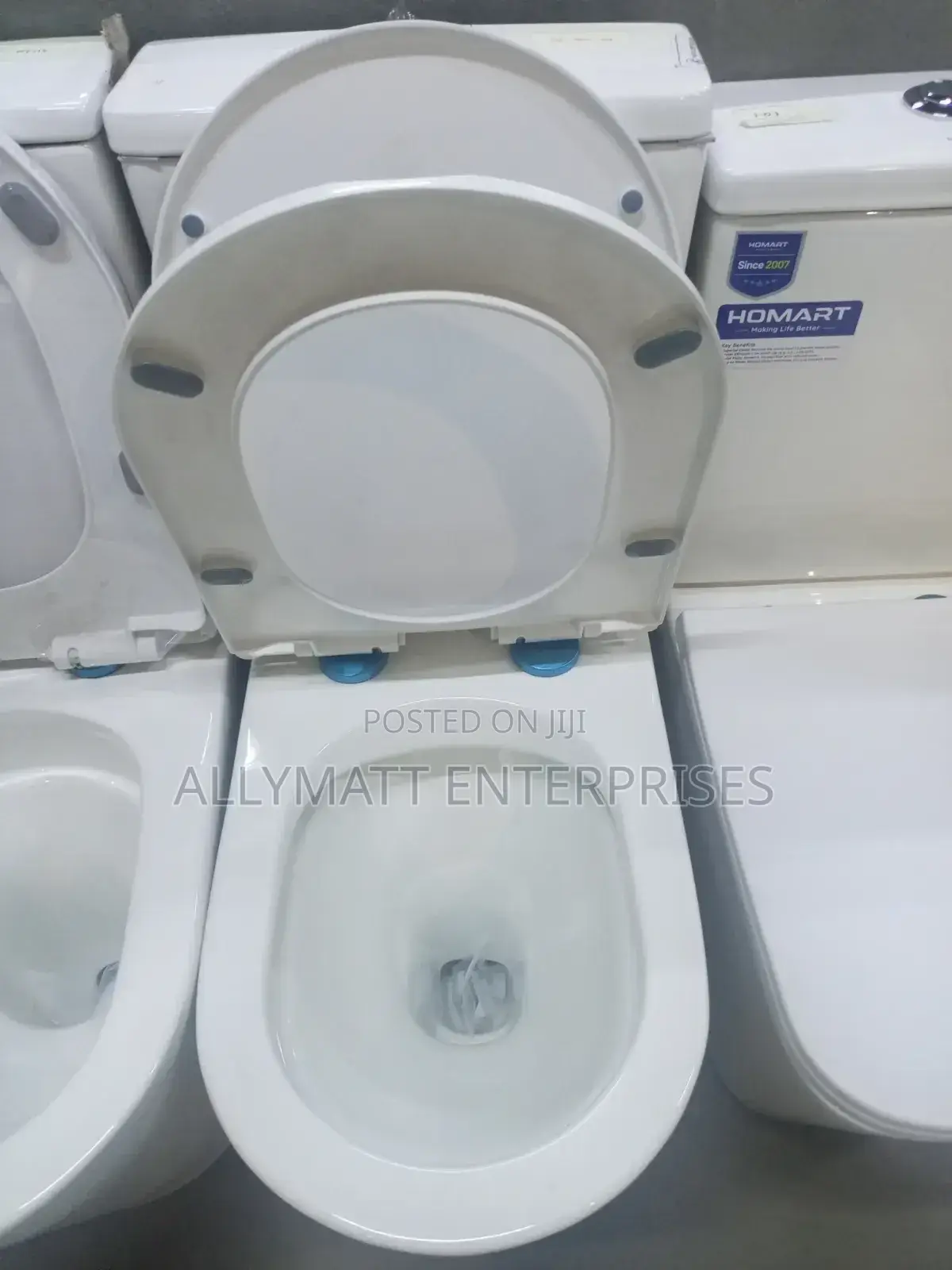 Two Pieces 104 Close Couple Toilets