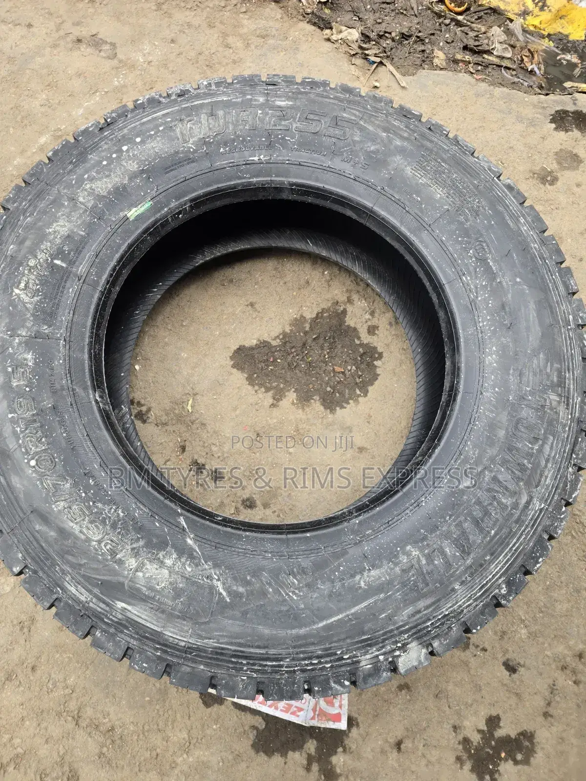 265 /70 R19.5 Townhall Tires