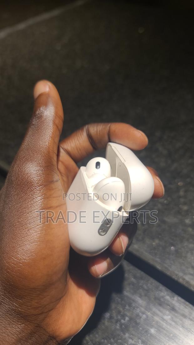 Apple Airpods 3 Pro - main view