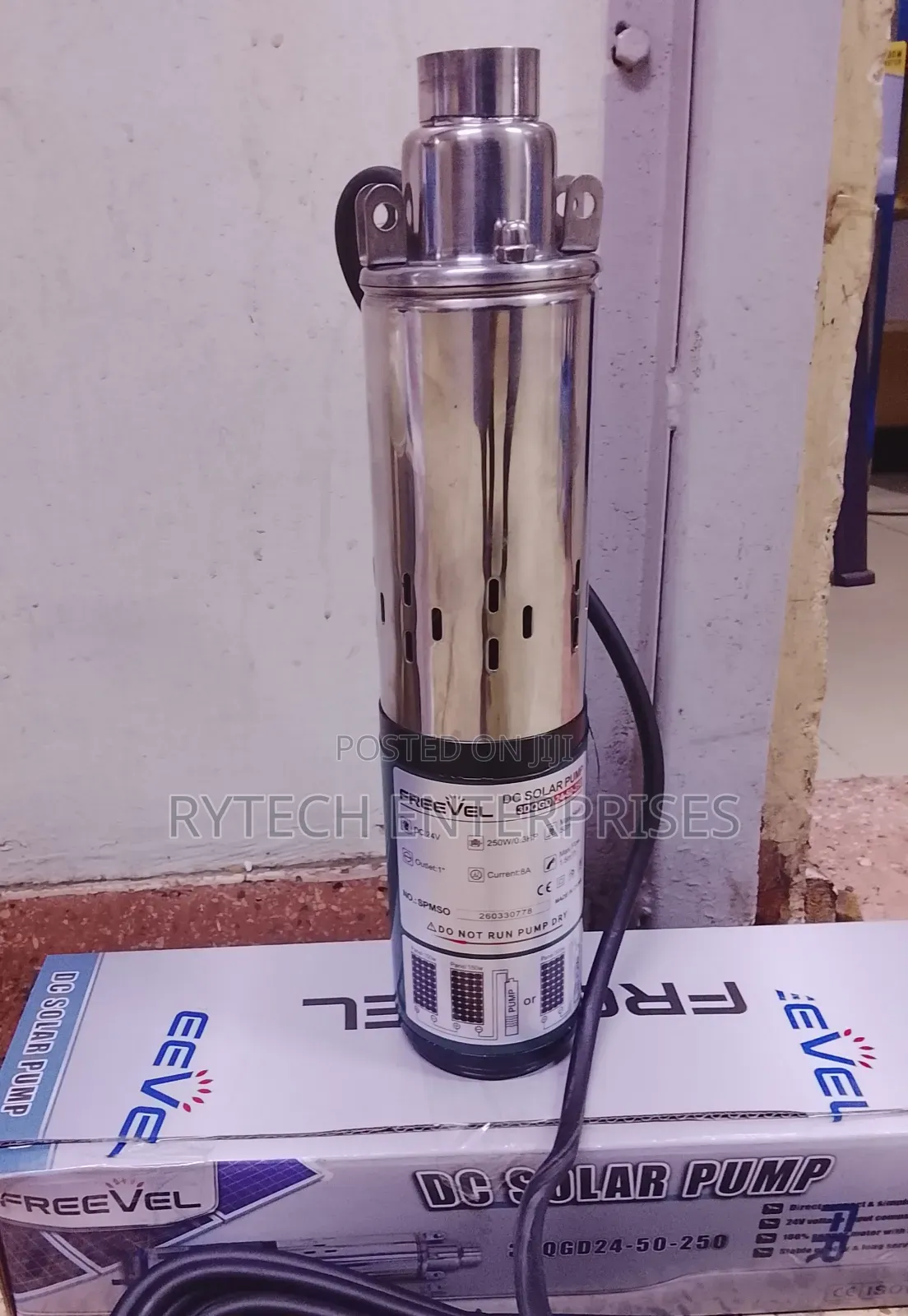 New Freevel 250watts Solar Submersible Water Pump