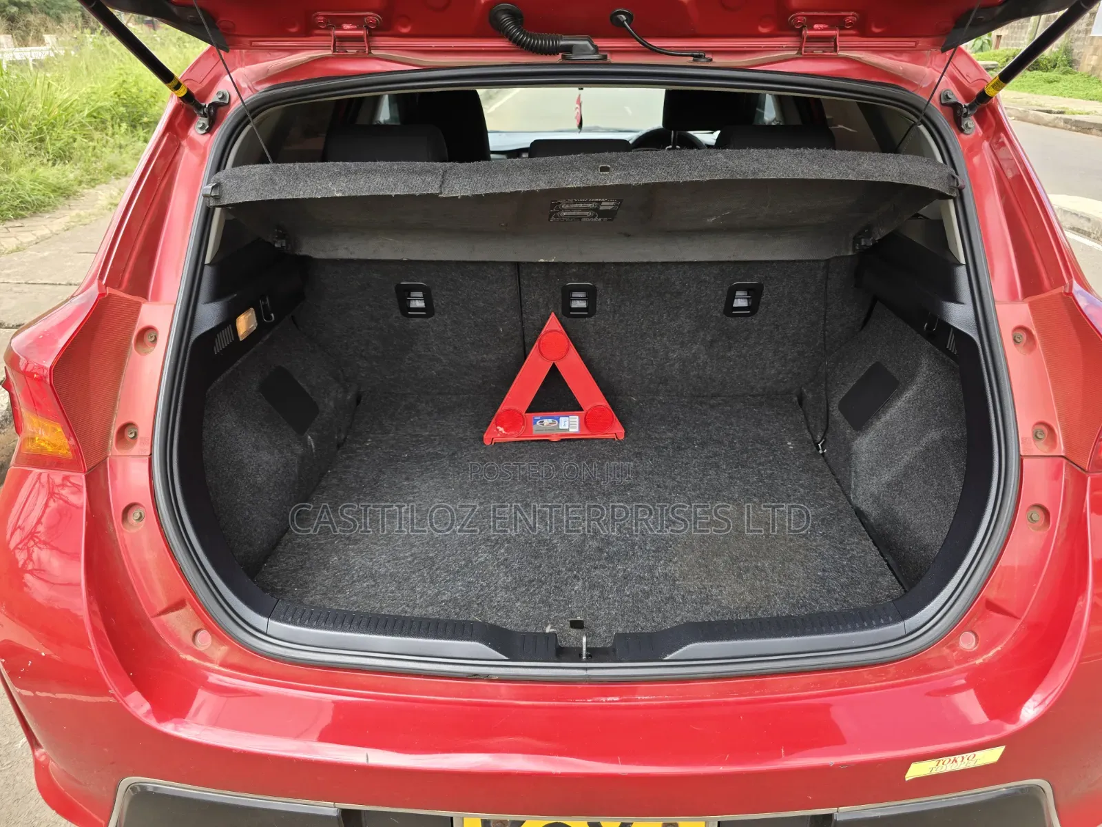 Toyota Auris 2013 Red