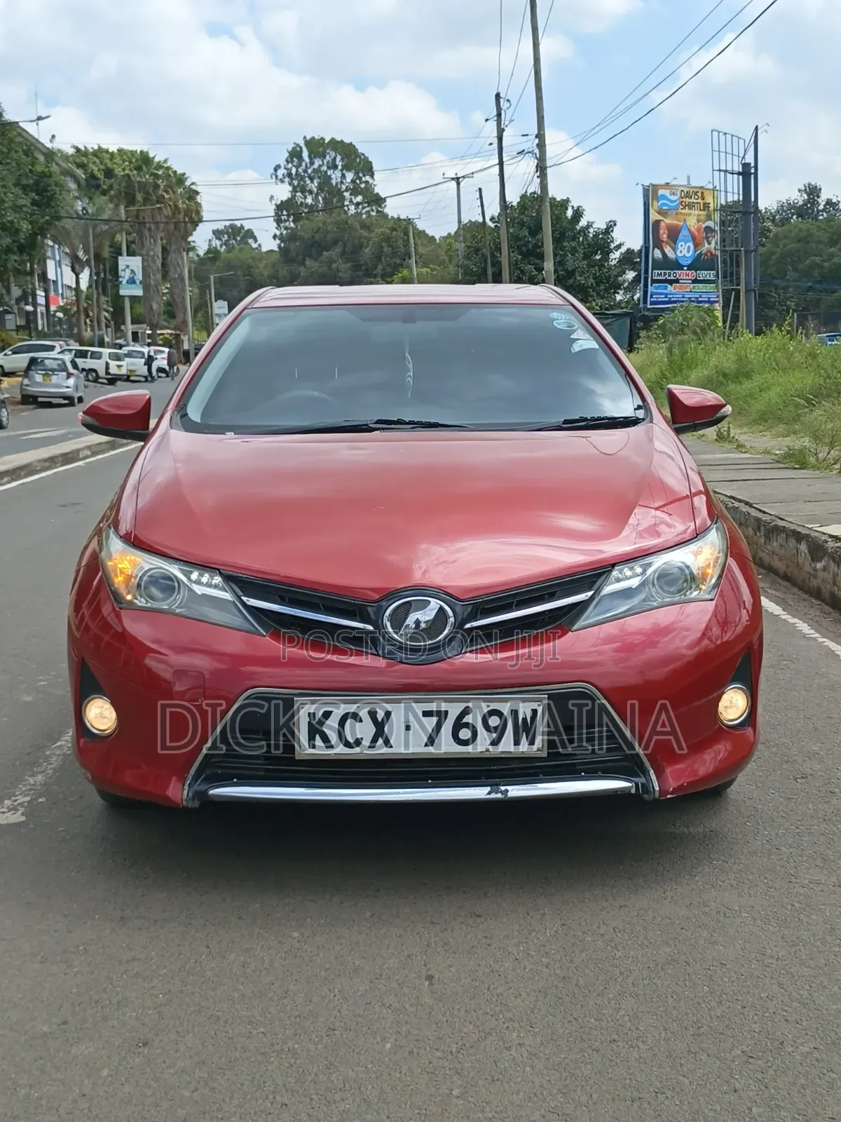 Toyota Auris 2013 Red
