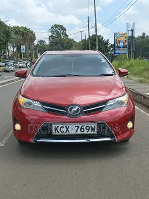 Toyota Auris 2013 Red