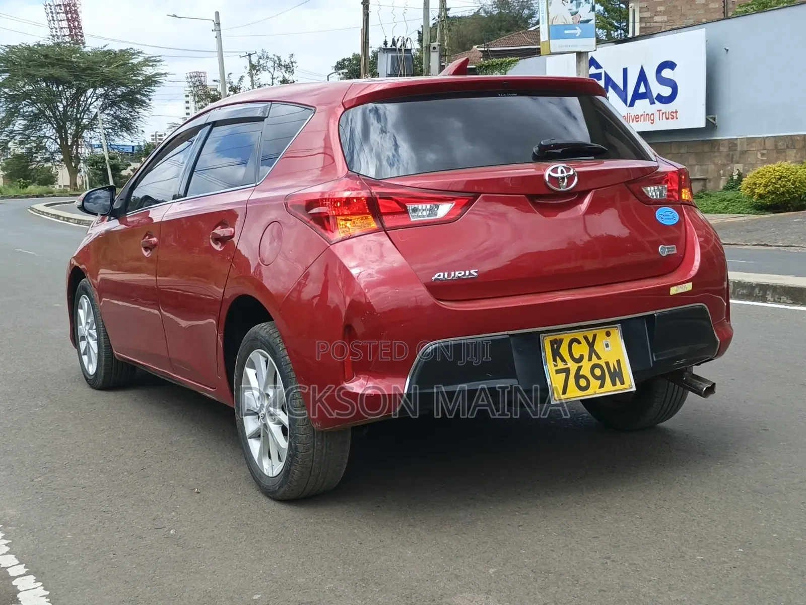 Toyota Auris 2013 Red