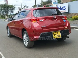 Toyota Auris 2013 Red