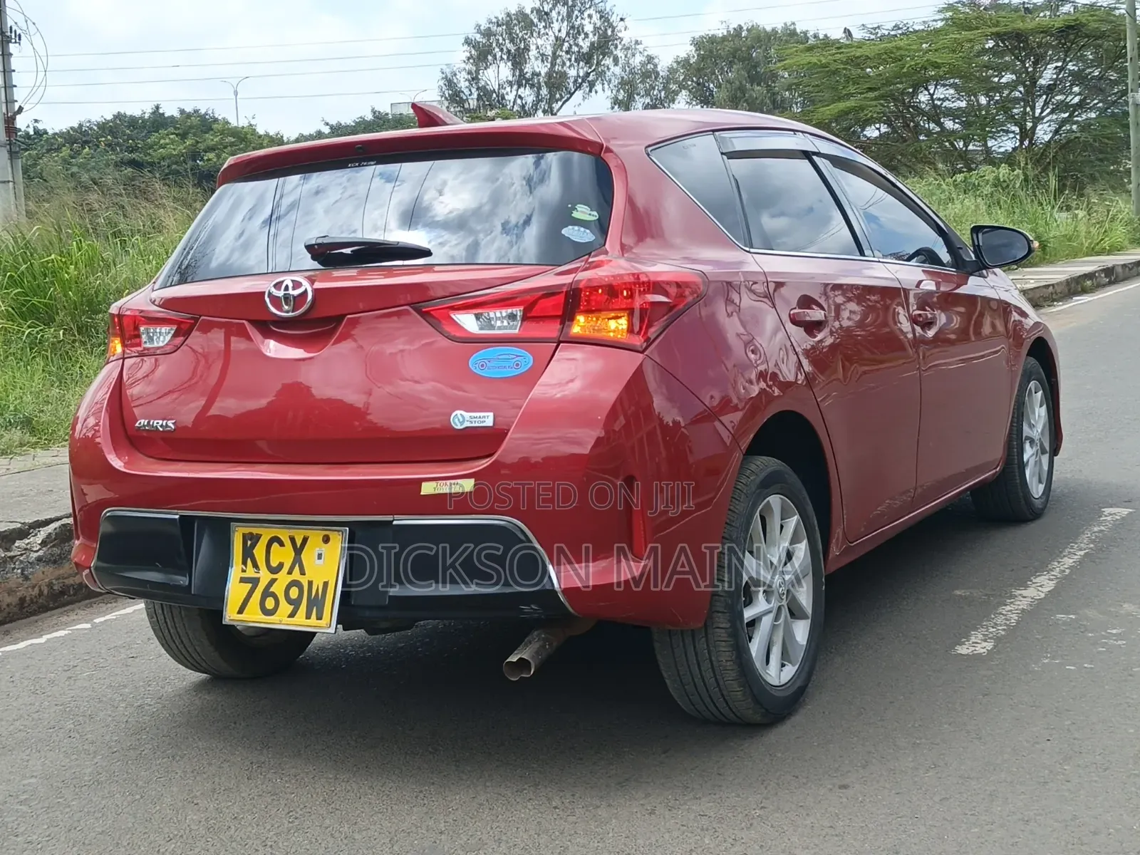 Toyota Auris 2013 Red