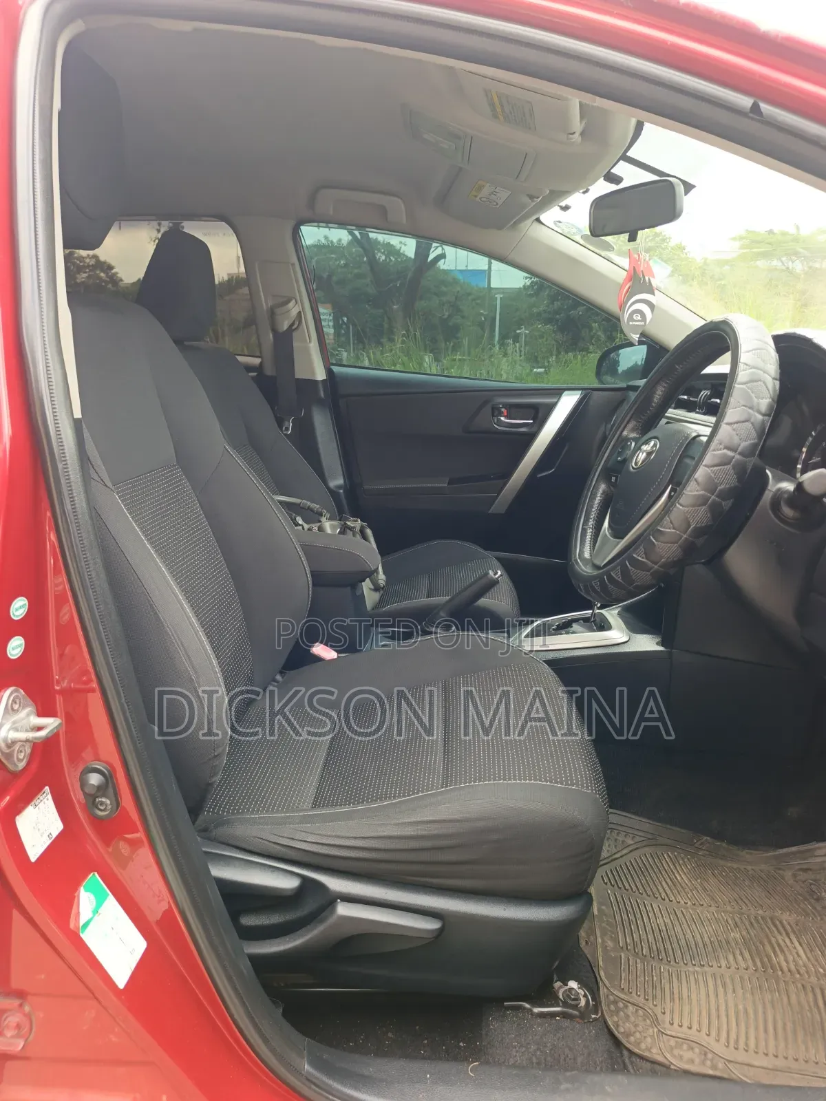 Toyota Auris 2013 Red
