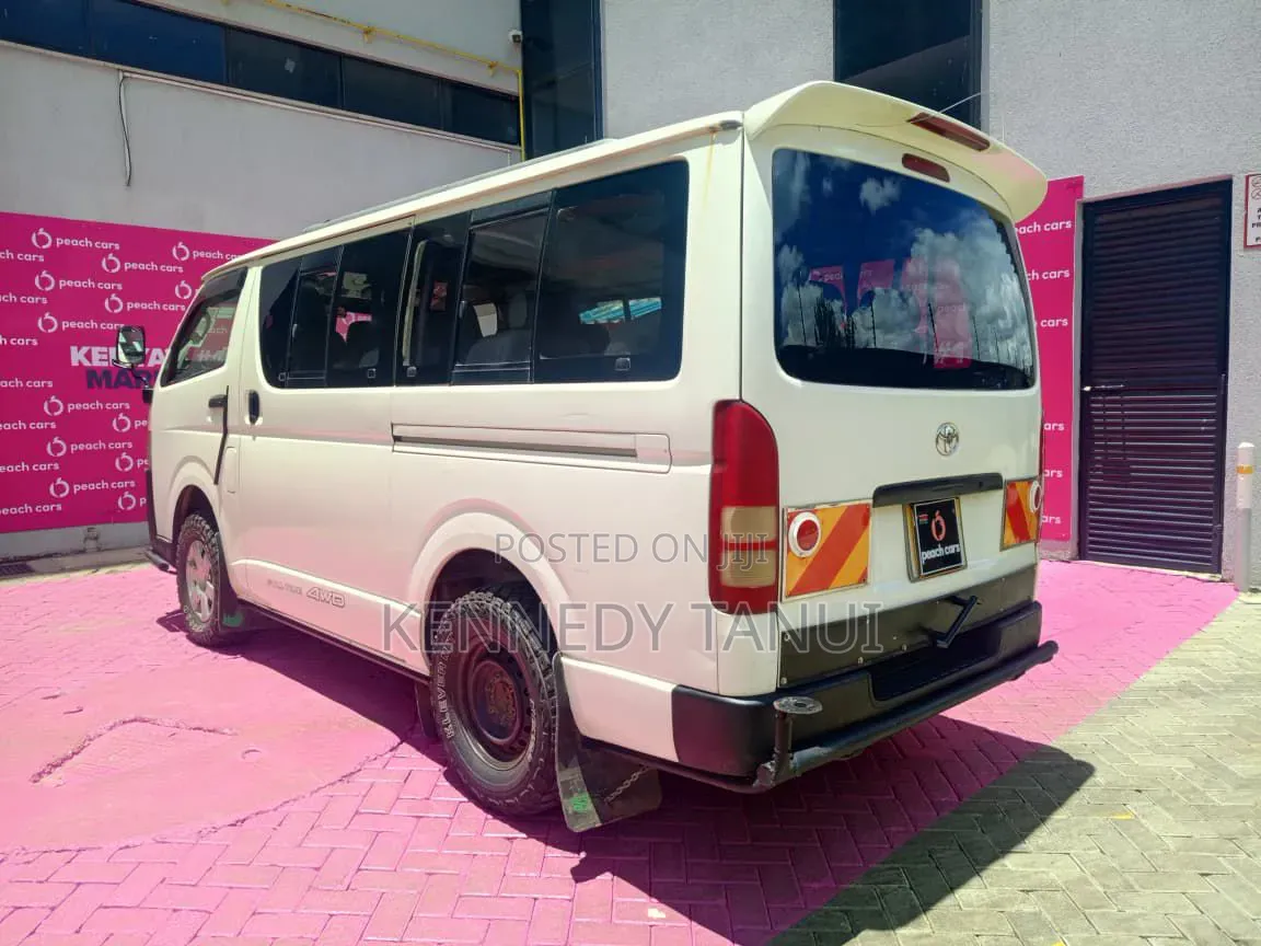 Toyota HiAce 2015 White