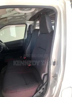 Toyota HiAce 2015 White