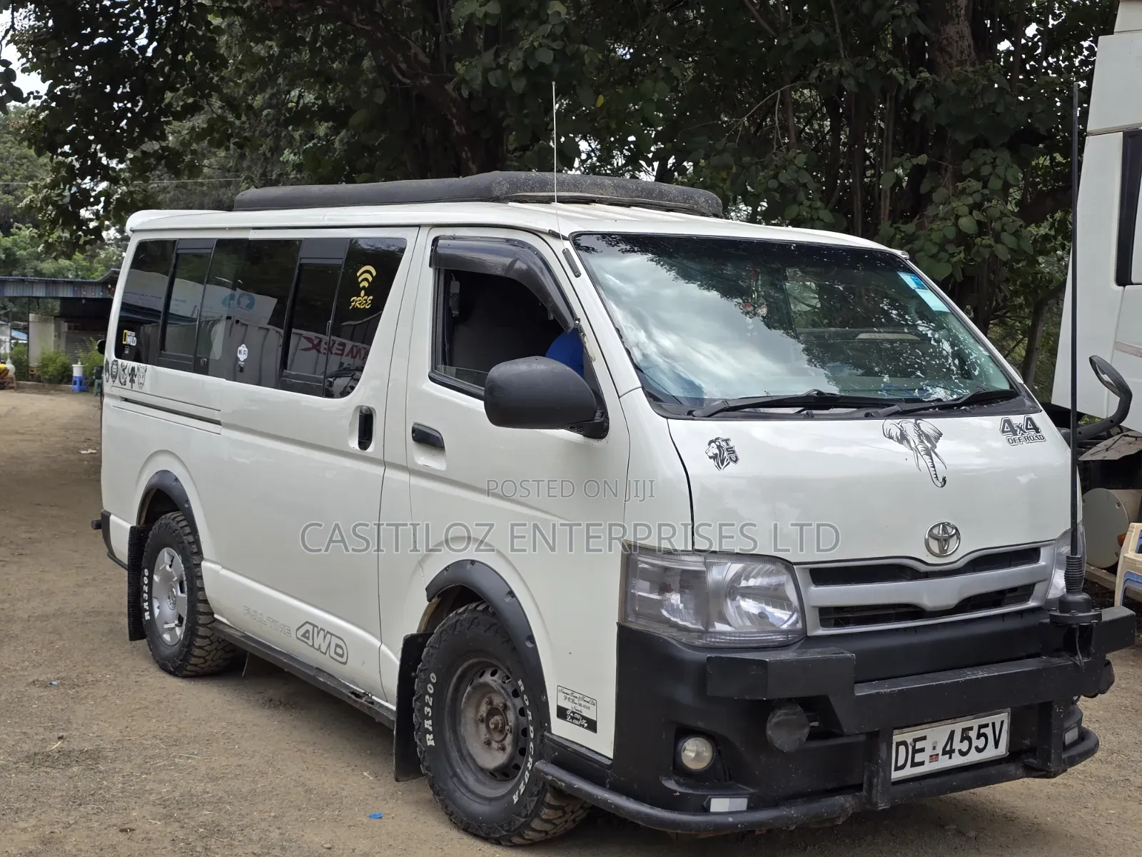 Toyota HiAce 2014 White