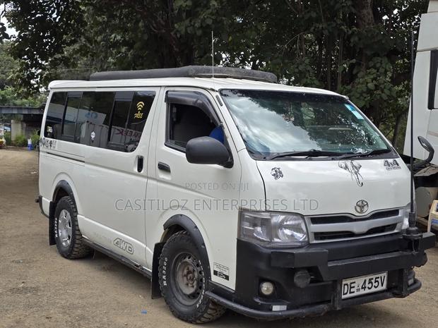 Toyota HiAce 2014 White - thumbnail 2